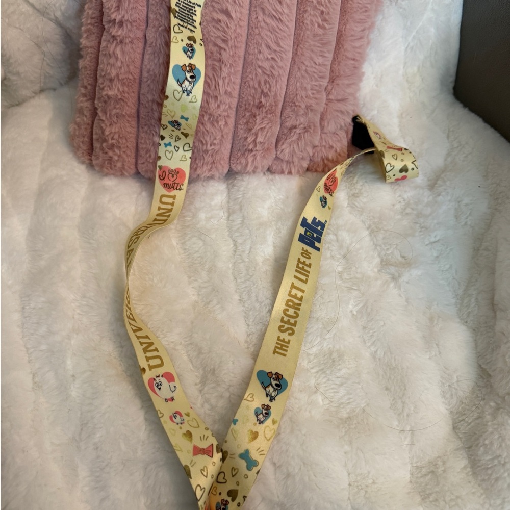 Universal The Secret Life of Pets Lanyard - Cream and Blue